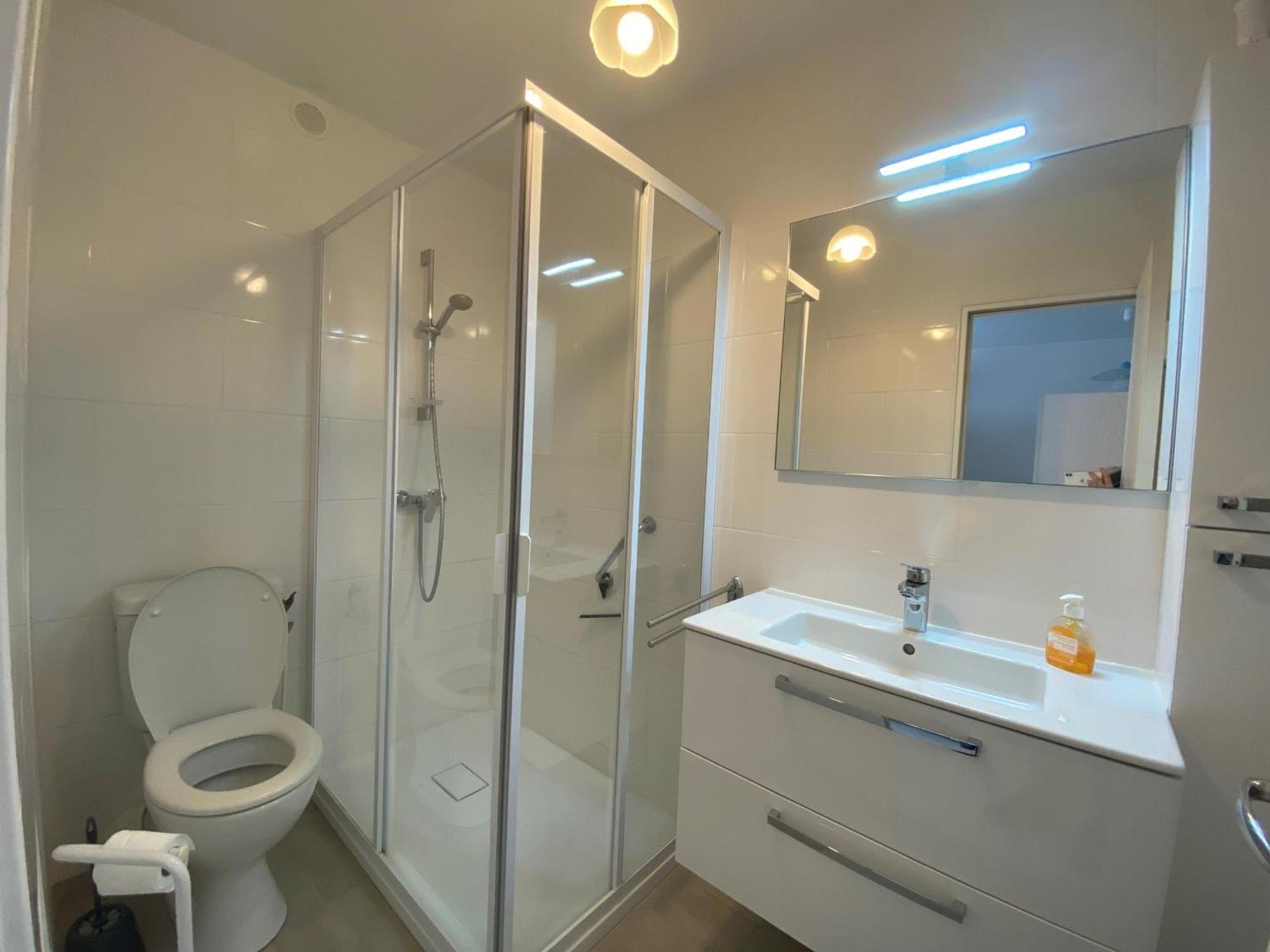Appartement Climatise Avec Balcon, Parking Prive, Wifi - Proche Thermes Et Etang - Fr-1-503-23 Balaruc-les-Bains Eksteriør bilde